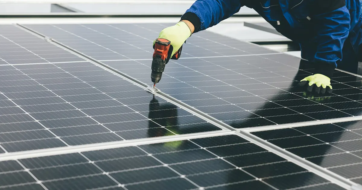 Pose de panneaux solaires